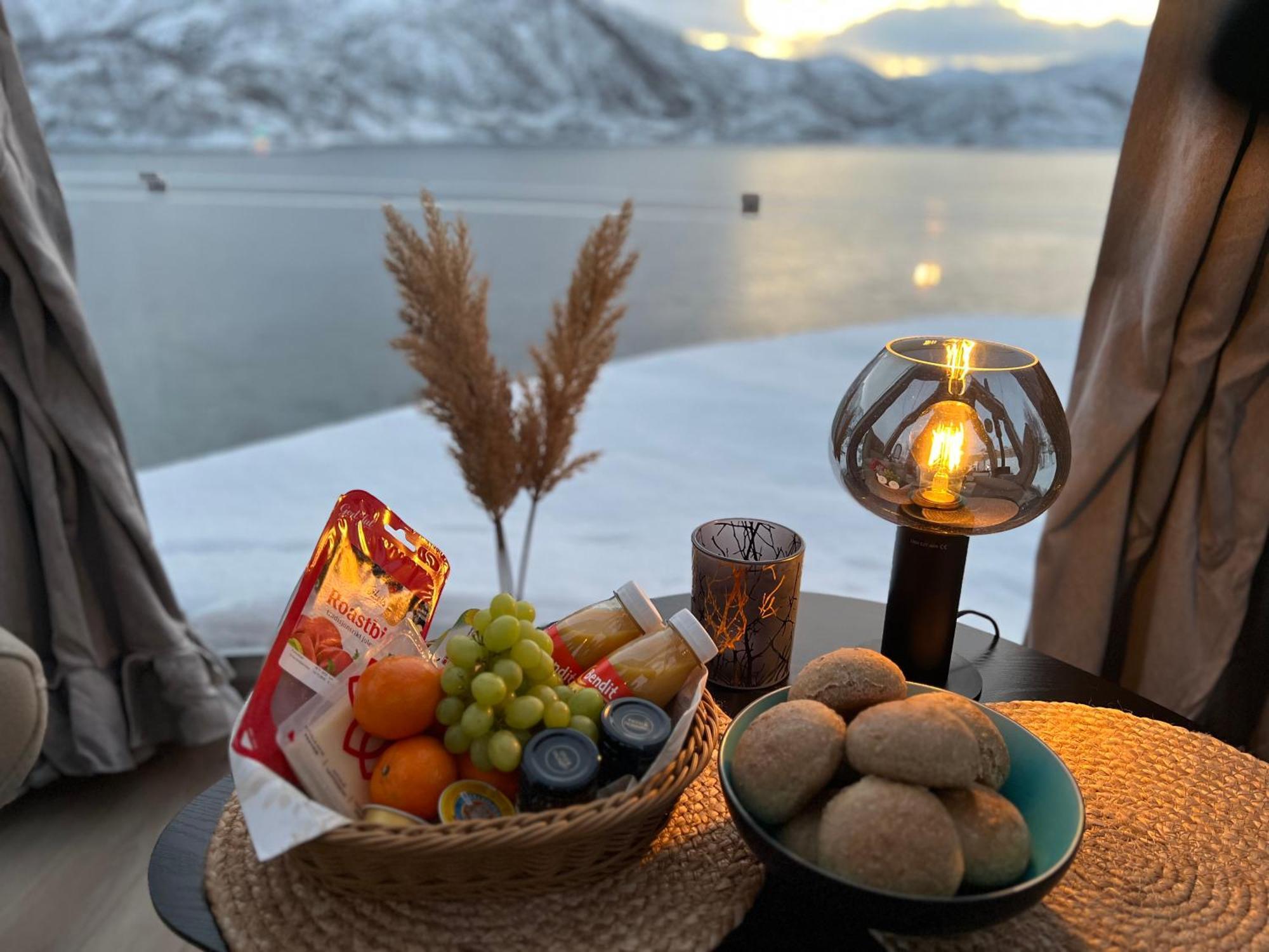 Myrland Lofoten Glampingdome מראה חיצוני תמונה