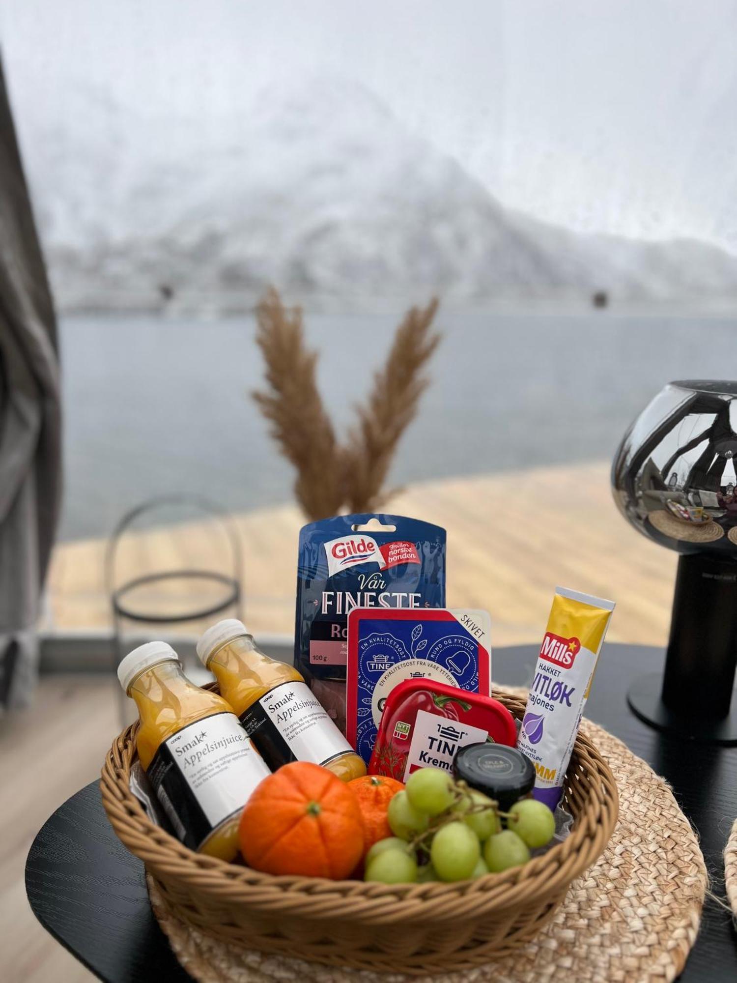 Myrland Lofoten Glampingdome מראה חיצוני תמונה